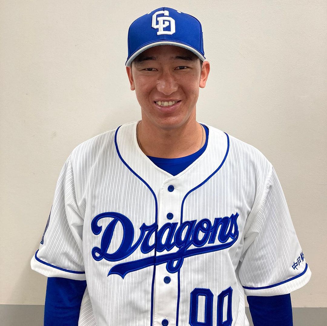 Chunichi Dragons 石岡諒太選手 ついに支配下選手登録 背番号は ００ です 良い背番号をいただきました 番号に似合う選手になれるように頑張ります 母校の快進撃に続け Npb Hub