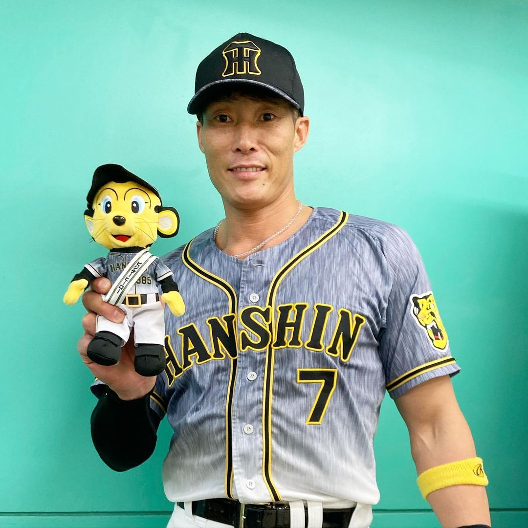 Hanshin Tigers 今日のヒーローは 5回満塁のチャンス 走者一掃のタイムリーツーベースヒットで追加点をあげてくれました糸井選手 最高です 糸井嘉男 選手 ナイスバッティング Npb Hub